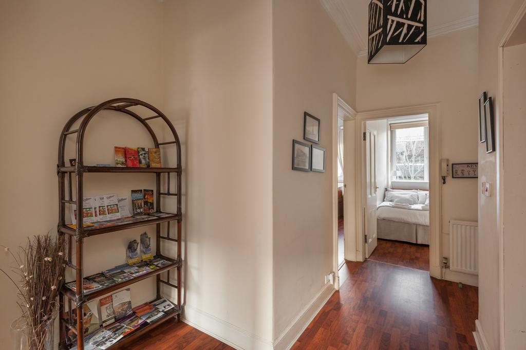 Pitt Street Apartment Beautiful Spacious Apartment Free Parking And Free Sanitizer Единбург Номер фото